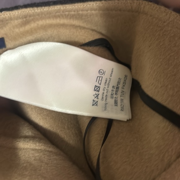 1️⃣0️⃣0️⃣0️⃣ brand new authentic Louis Vuitton wool mini skirt 🥰SOLD 🥰 - Picture 9 of 11